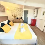 Lovely Studio With Private Terrace In Prime Area