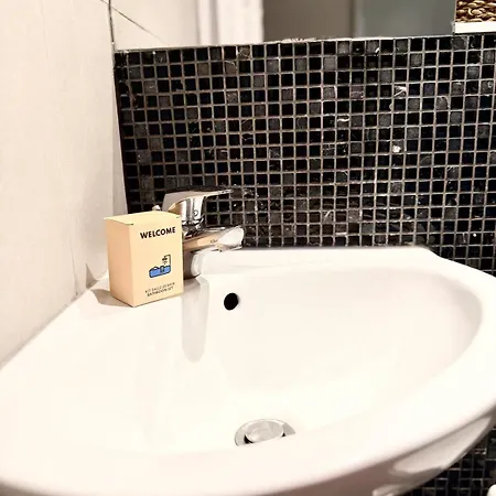Lovely With Private Terrace In Prime Area Appartamento *