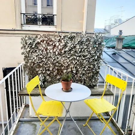 Lovely With Private Terrace In Prime Area Apartment
